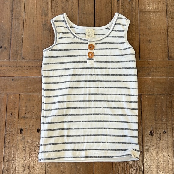 Lulu and Roo Striped White and Gray Tank Top and shorts set - Picture 2 of 9